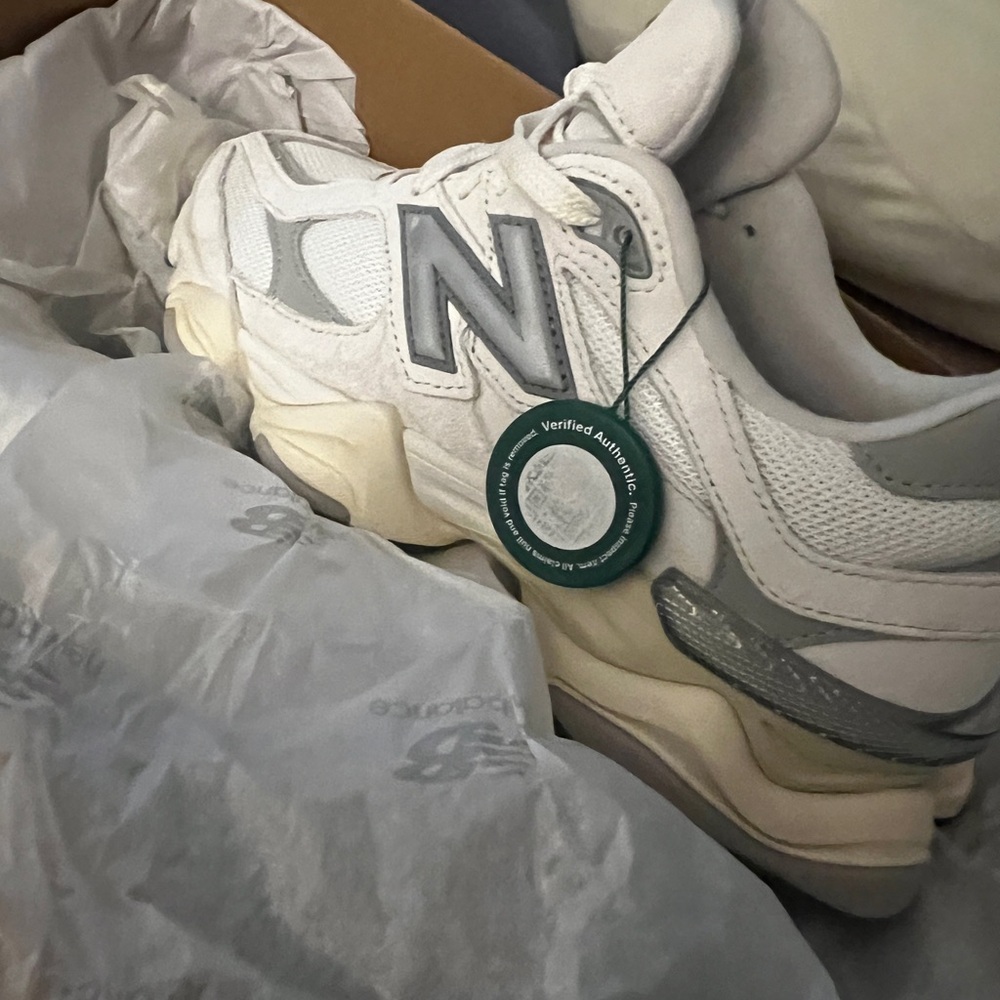 New Balance 9060